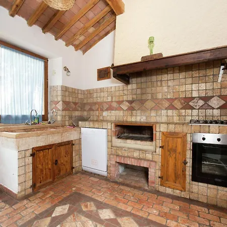 Scenic Tuscan San Quirico dʼOrcia