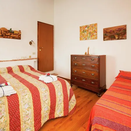 Scenic Tuscan * San Quirico dʼOrcia