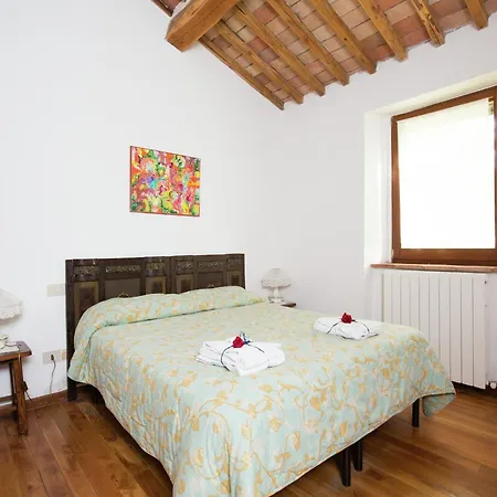 Scenic Tuscan * San Quirico dʼOrcia